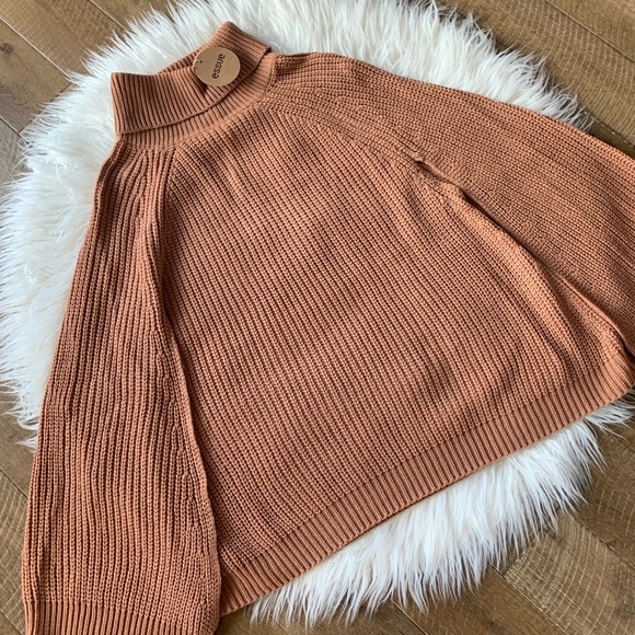 Perfect Turtleneck Sweater 🍁 - Picture 2 of 3